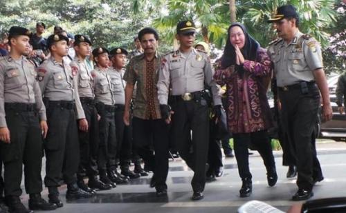 KPK 'Garap' Keluarga Besar Atut | www.iannews.id